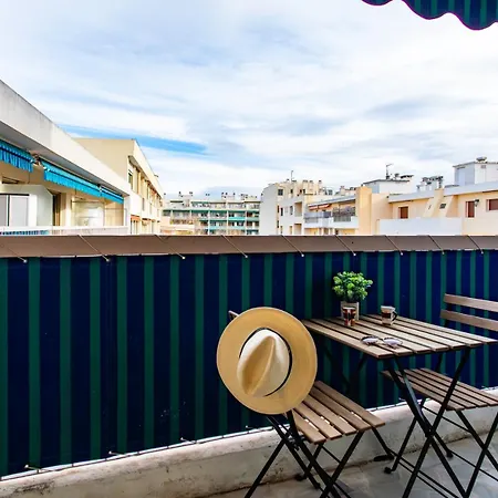 A1 - Centre 5 Min To Sea - Ac & Balcony *