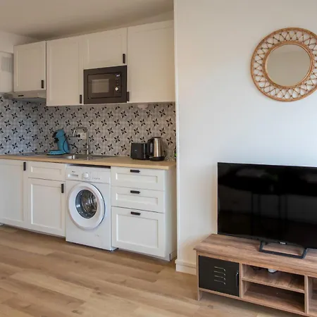 Apartman A1 - Centre 5 Min To Sea - Ac & Balcony *