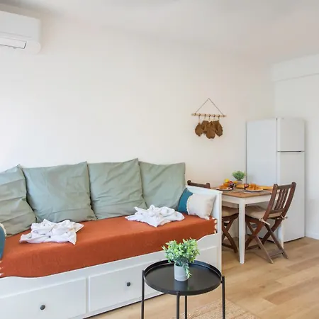 Apartment A1 - Centre 5 Min To Sea - Ac & Balcony