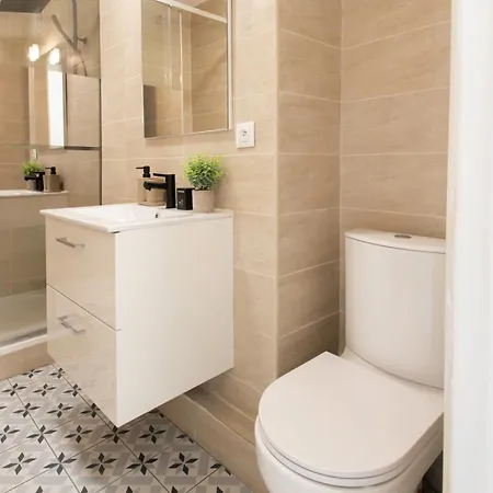 A1 - Centre 5 Min To Sea - Ac & Balcony Daire Antibes