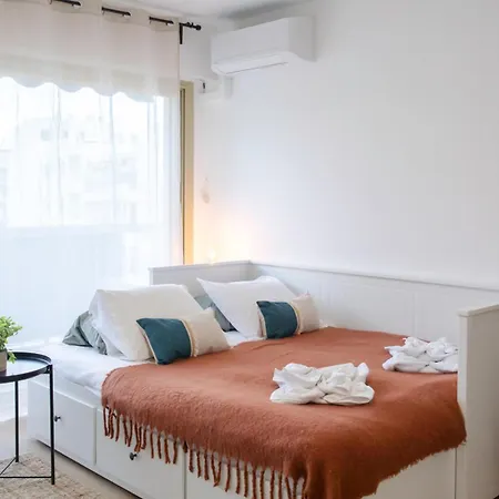 A1 - Centre 5 Min To Sea - Ac & Balcony * Antibes