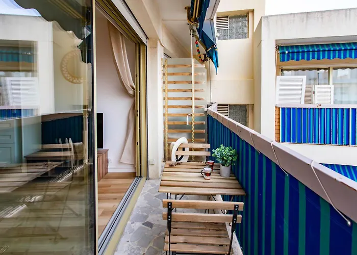 A1 - Centre 5 Min To Sea - Ac & Balcony 公寓