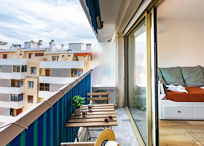 A1 - Centre 5 Min To Sea - Ac & Balcony Apartment *