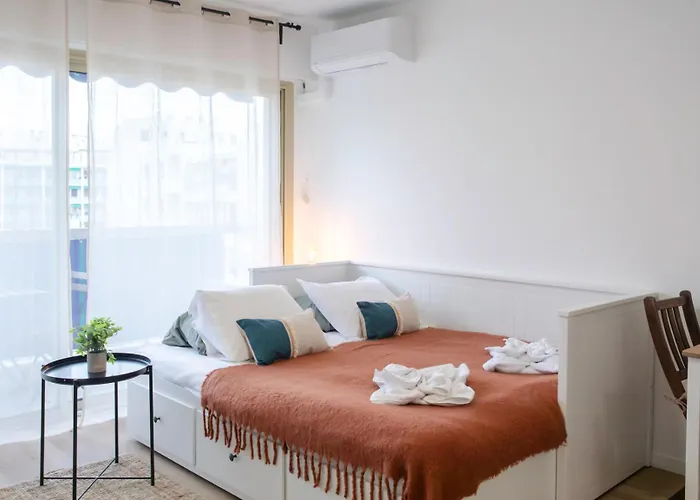 A1 - Centre 5 Min To Sea - Ac & Balcony * Antibes