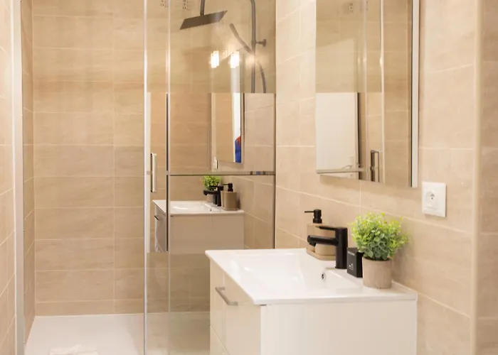 公寓 A1 - Centre 5 Min To Sea - Ac & Balcony